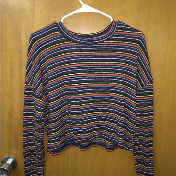 80s inspired long sleeved crop top! - Picture 1 of 3